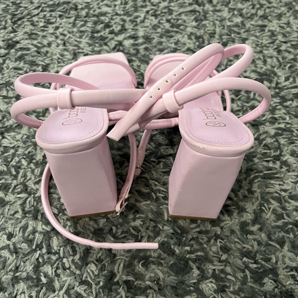 Boohoo Wide Width Crossover Strap Block Heels Baby Pink Size 9 - Picture 2 of 4